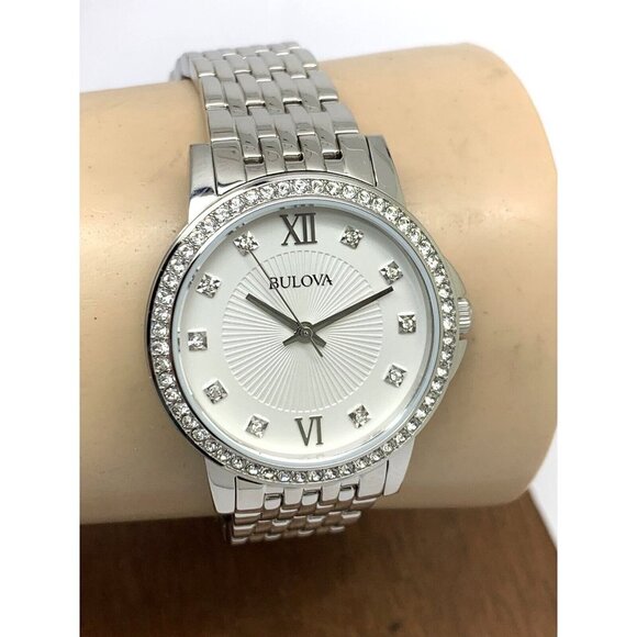 Bulova Women\ display picture 2